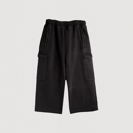 "NOIR" 3/4 LEG UTILITY SWEATPANTS