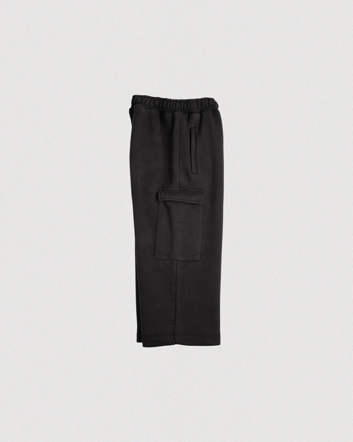 "NOIR" 3/4 LEG UTILITY SWEATPANTS