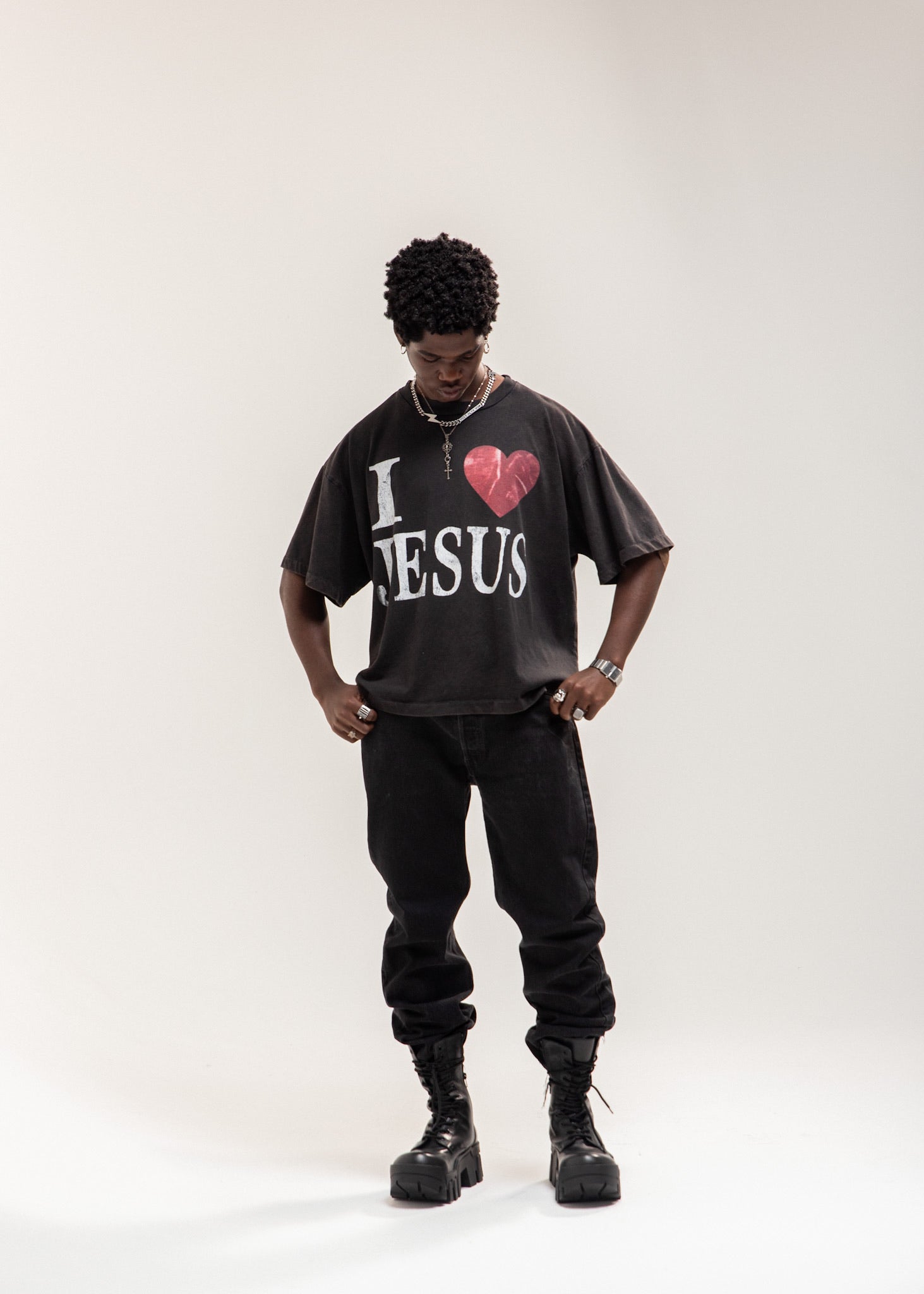 "I LOVE JESUS" CROPPED HEAVY TEE