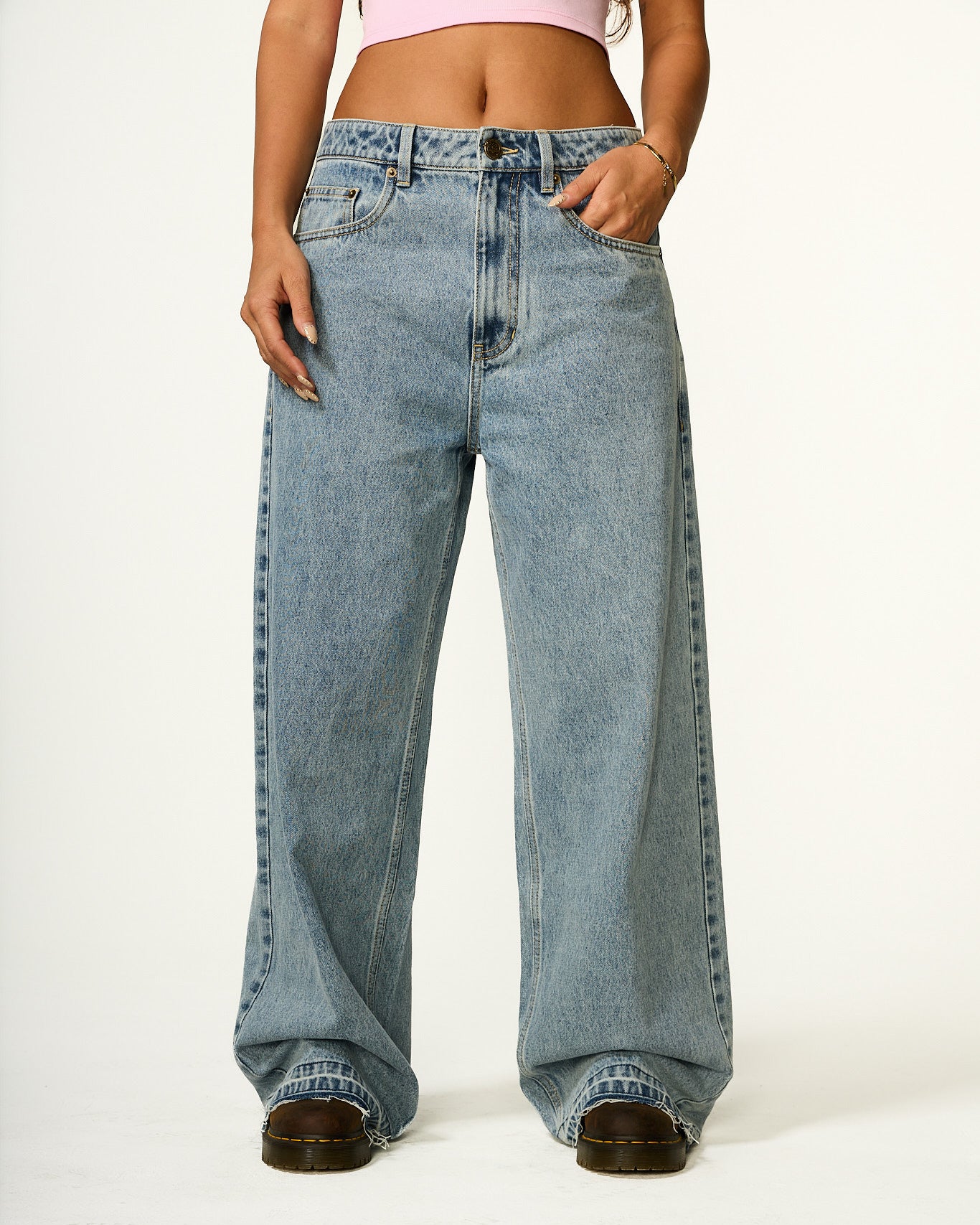 "LOGO" RELEASED HEM DENIM