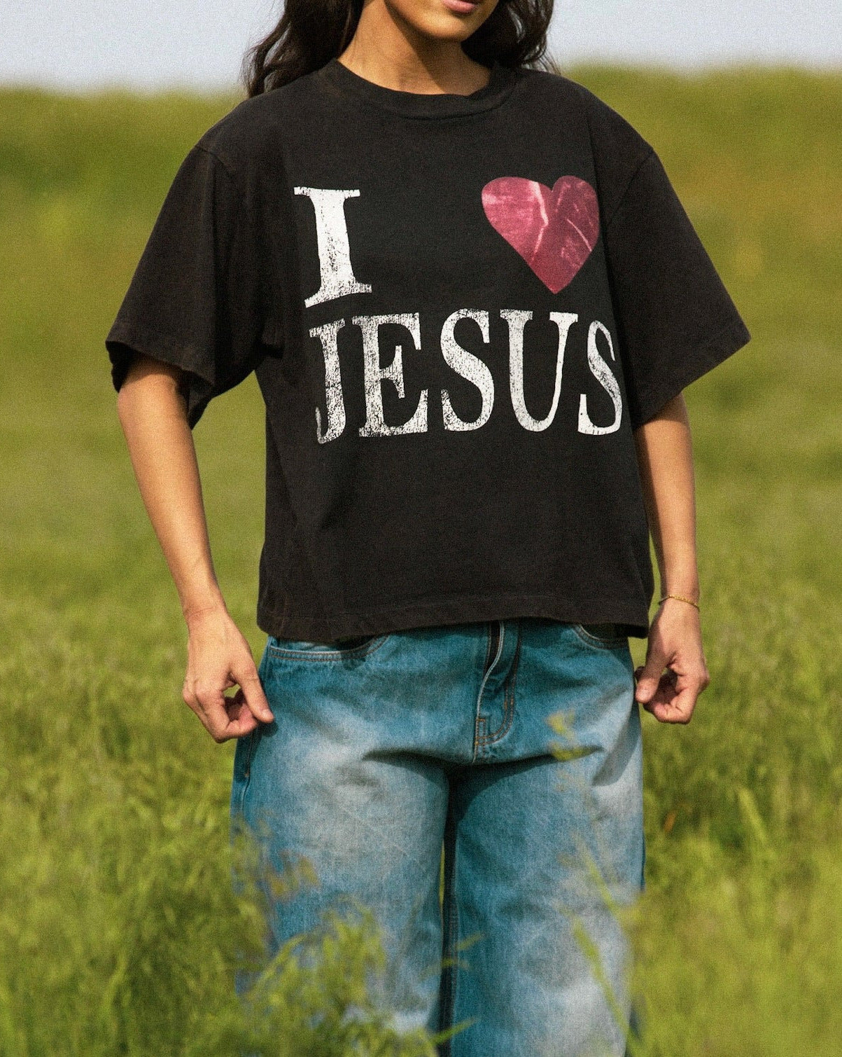 "I LOVE JESUS" CROPPED HEAVY TEE
