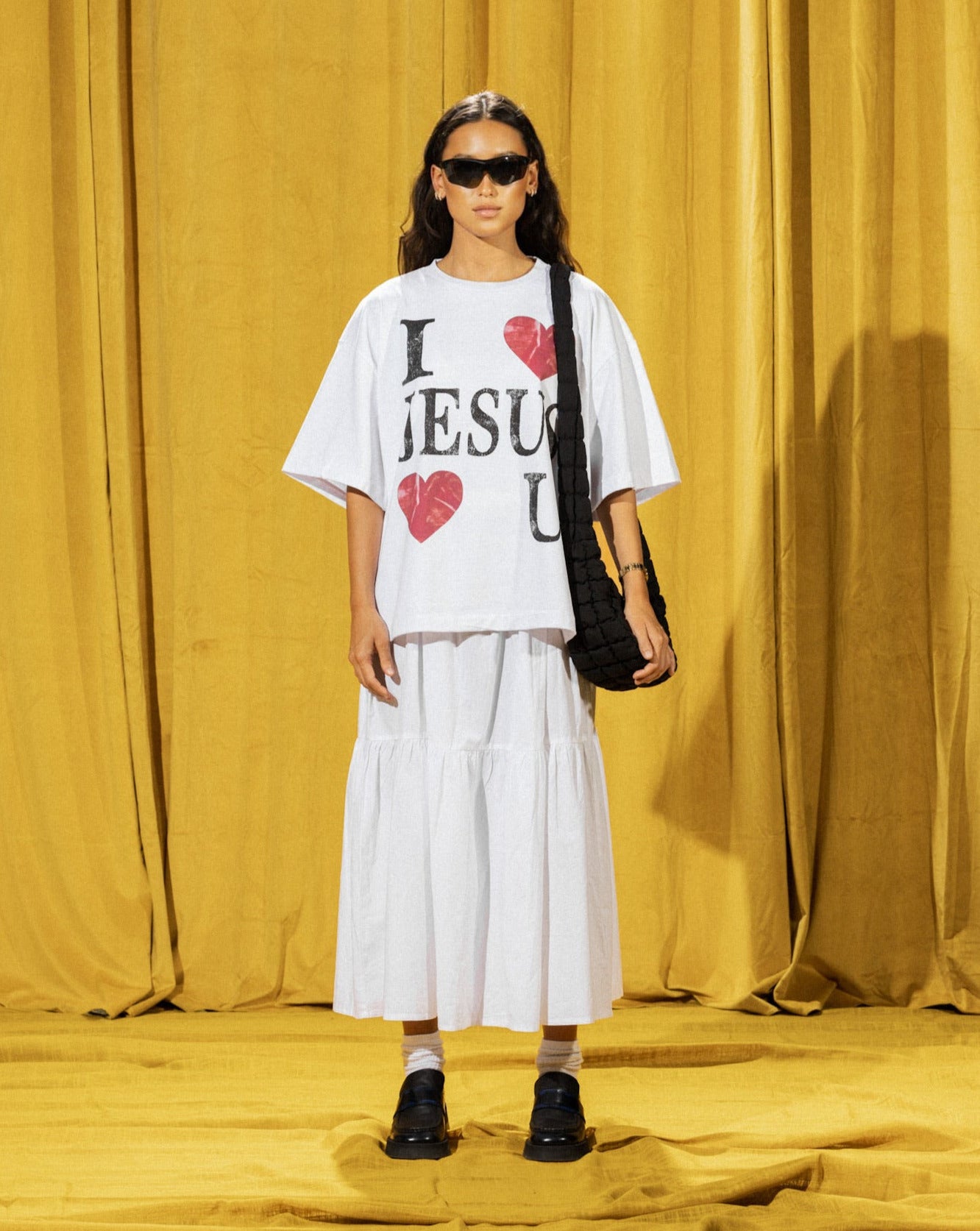"JESUS <3 U" TEE