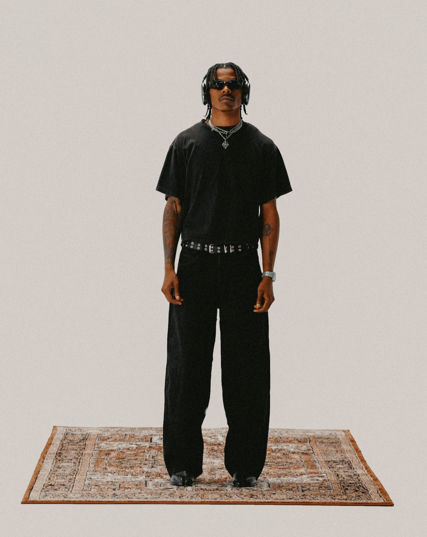"NOIR" CROPPED TEE