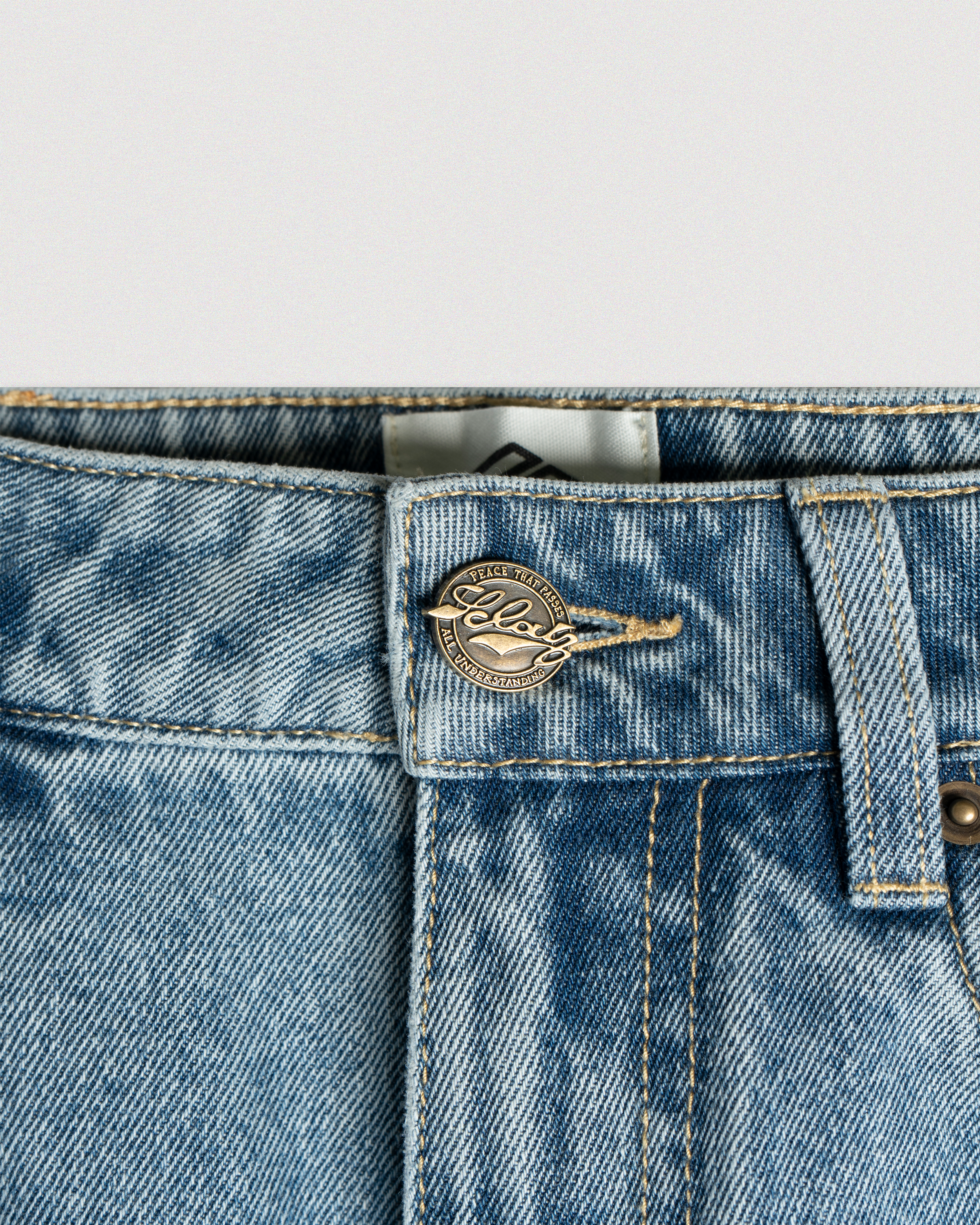 "LOGO" RELEASED HEM DENIM