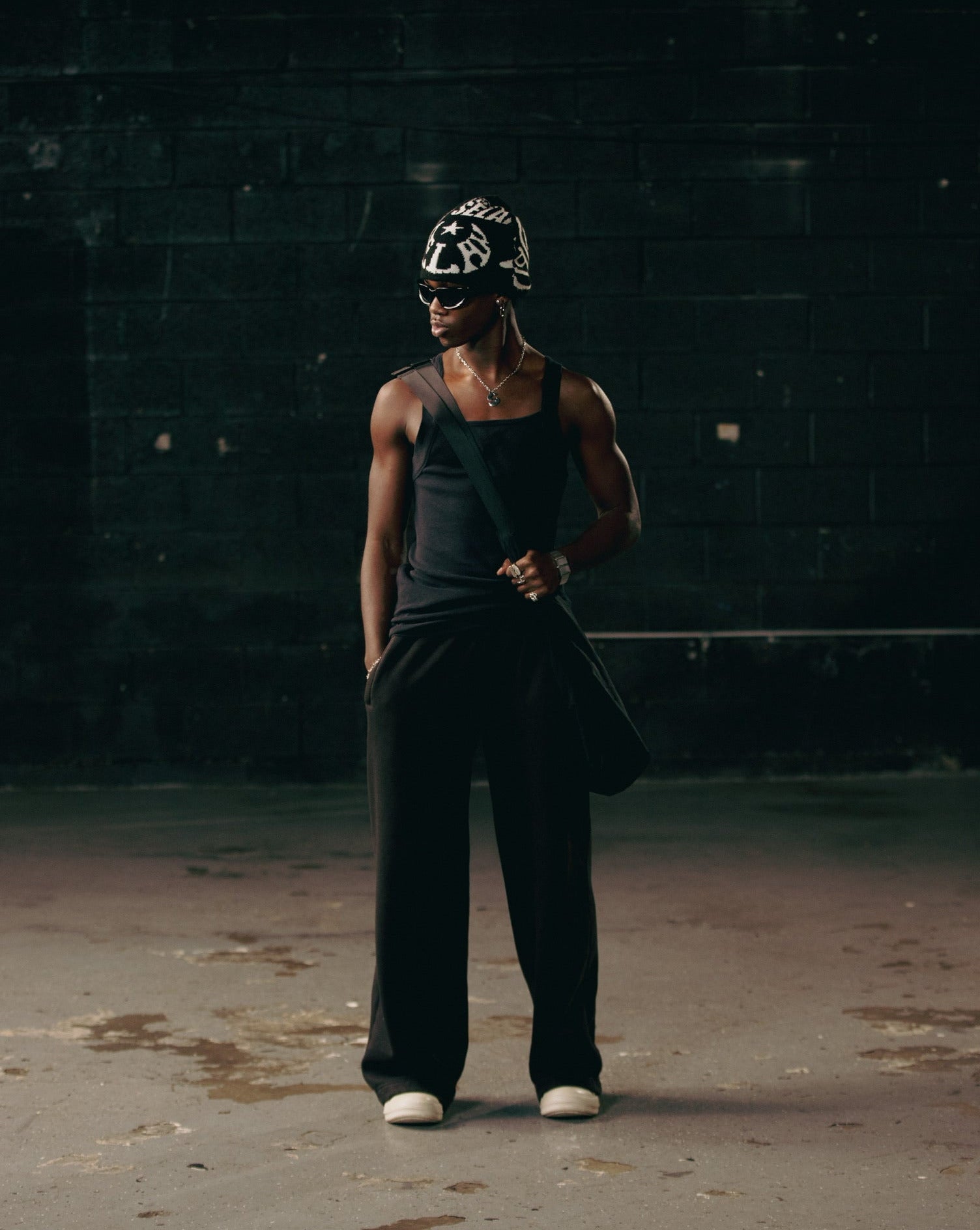 "STAR S" SUN-FADED BAGGY SWEATPANTS