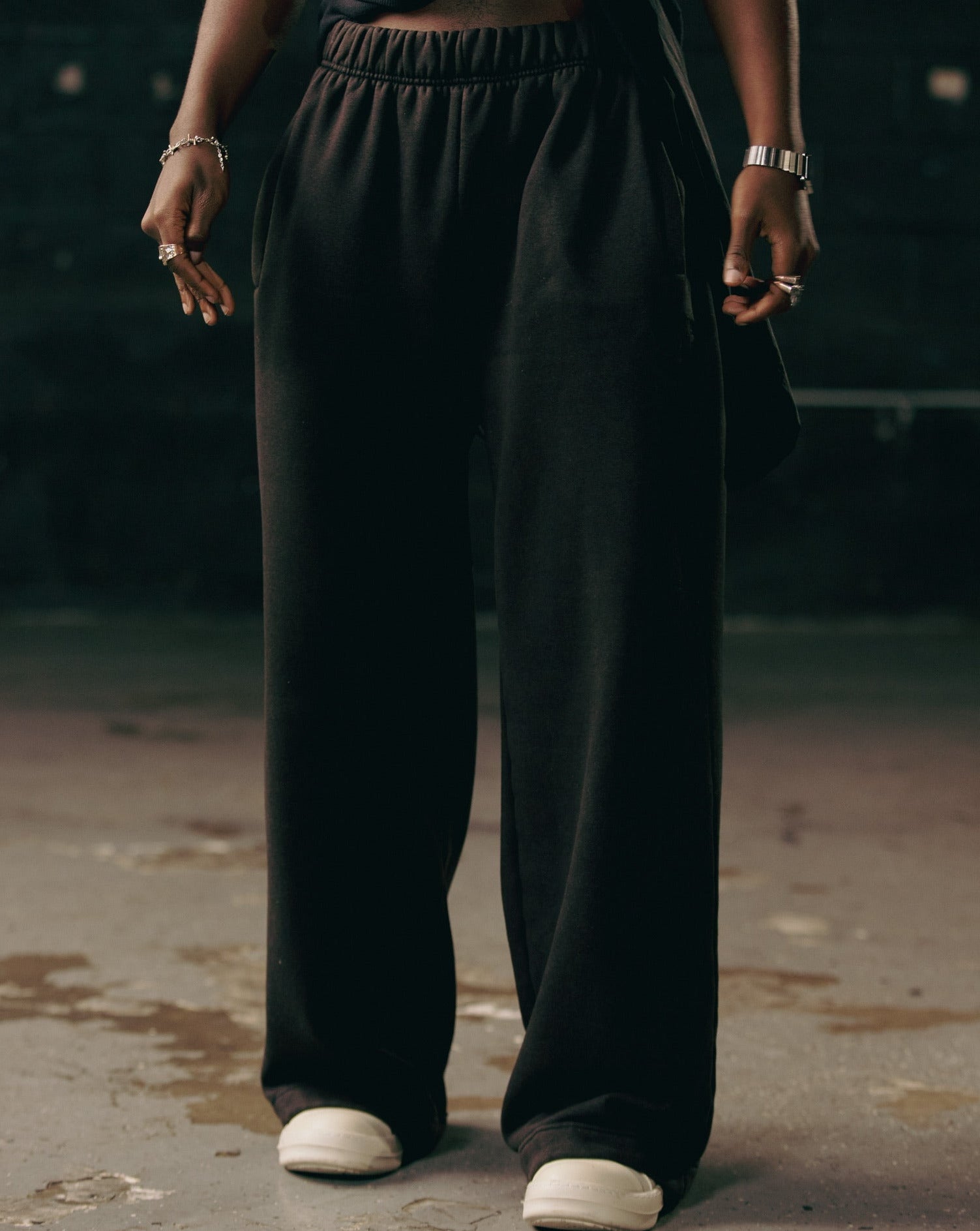 "STAR S" SUN-FADED BAGGY SWEATPANTS