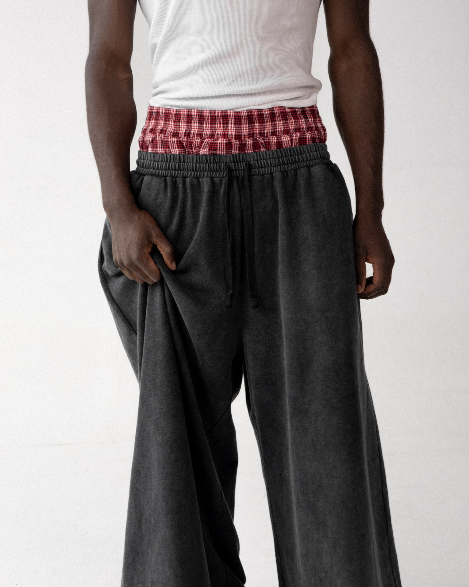 "LOUNGE" SUPER WIDE SWEATPANTS