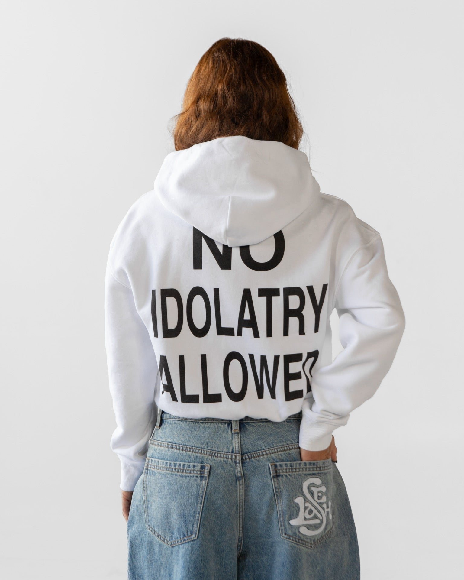 "NO IDOLS" CROPPED ZIP-UP HOODIE